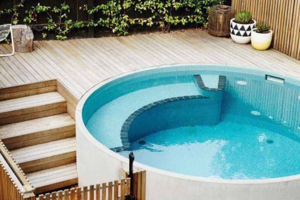 above-ground-round-plunge-pool